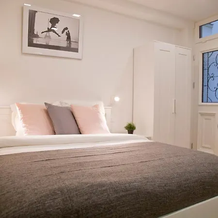 Dauphine Chic & Charme Apartment *